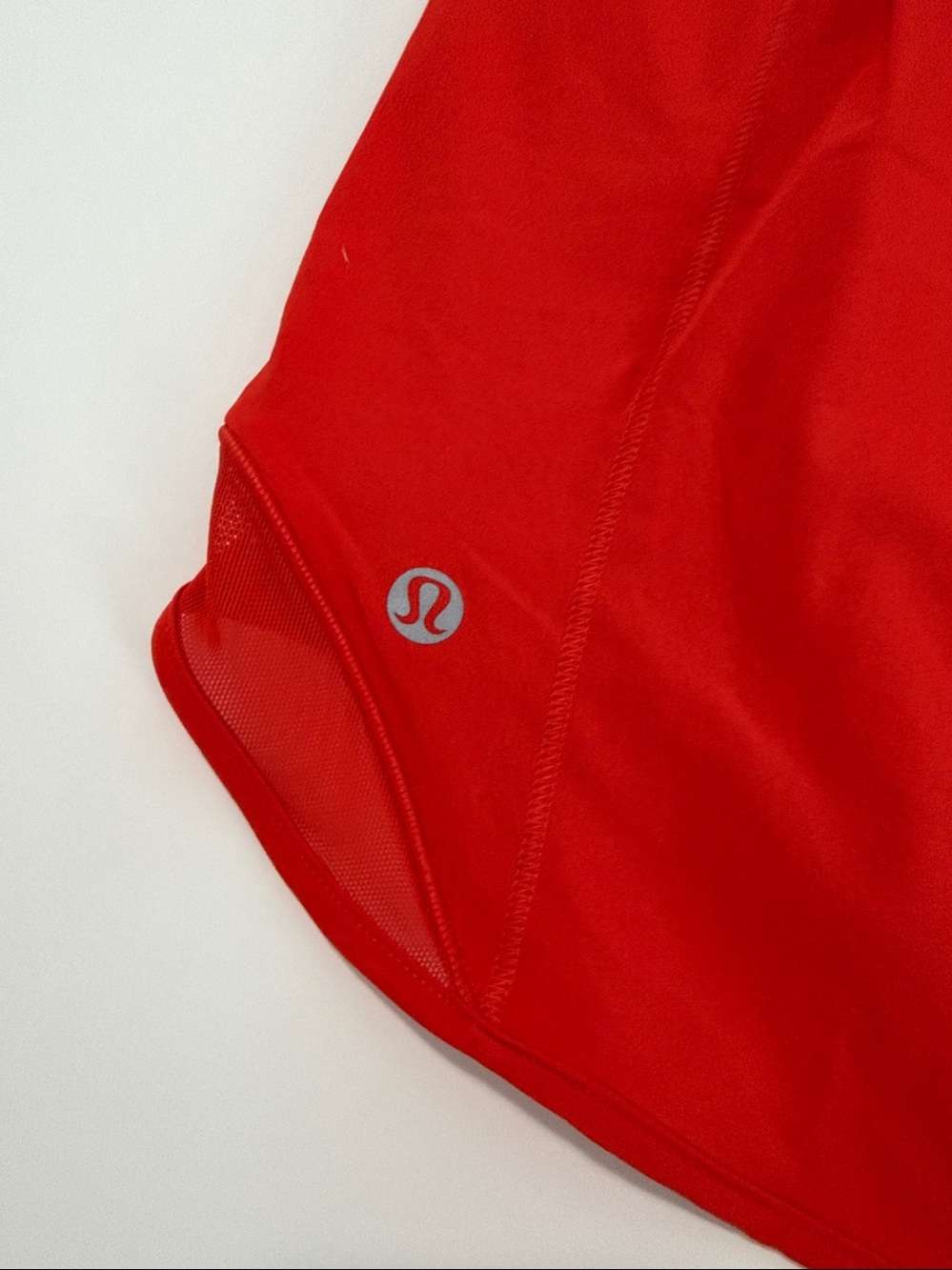 Lululemon - Hotty  Hot High Rise Short 2.5” - Size 6 & 8 - NWT - Picture 4 of 8
